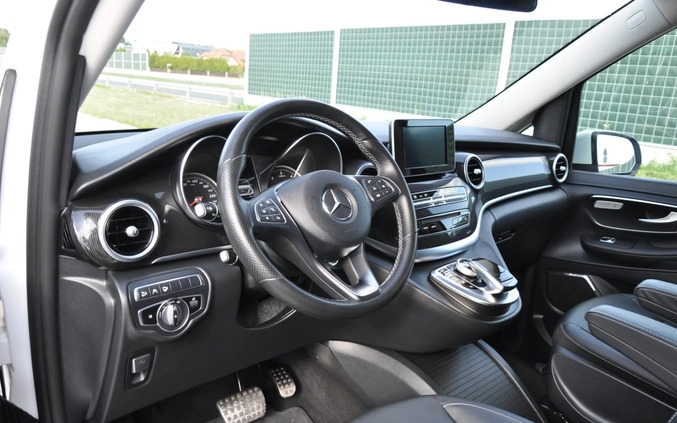 Mercedes-Benz Klasa V cena 239900 przebieg: 121791, rok produkcji 2019 z Tczew małe 781